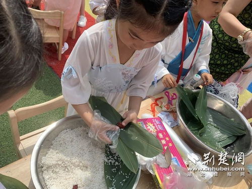 武漢市江漢區六渡橋幼兒園六一活動 經典味中綻放童年歡笑